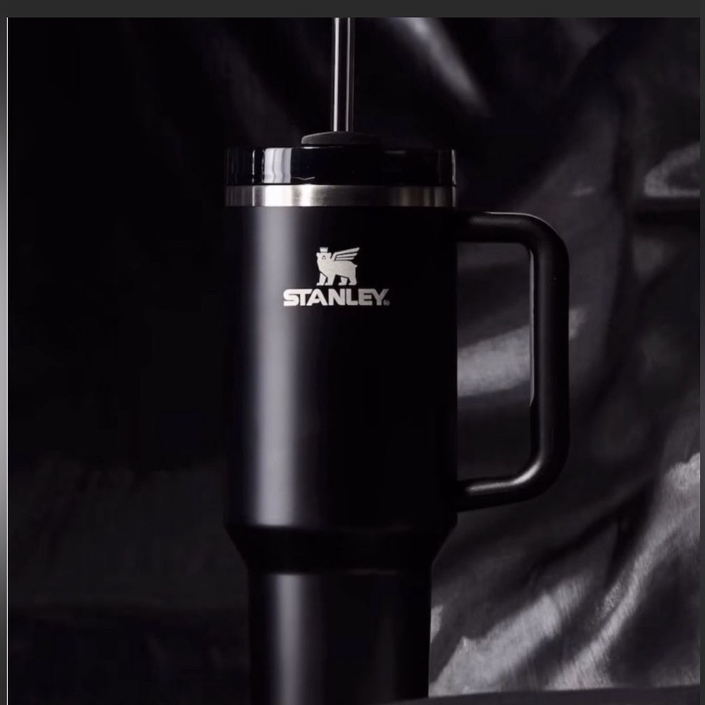 🖤STANLEY ✨BLACK GLOW✨Quencher FlowState Tumbler 40 OZ LIMITED EDITION NEW
